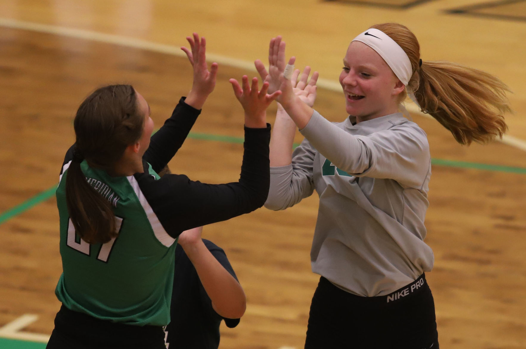 Meridian vs Riverton volleyball 19 9.10.18.jpg